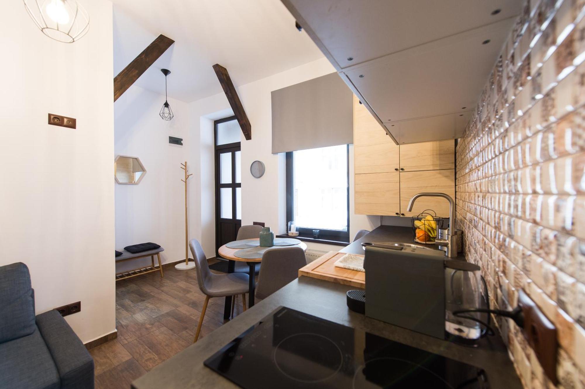 Lovely Brasov Flat With Patio And Mountain Views Zewnętrze zdjęcie