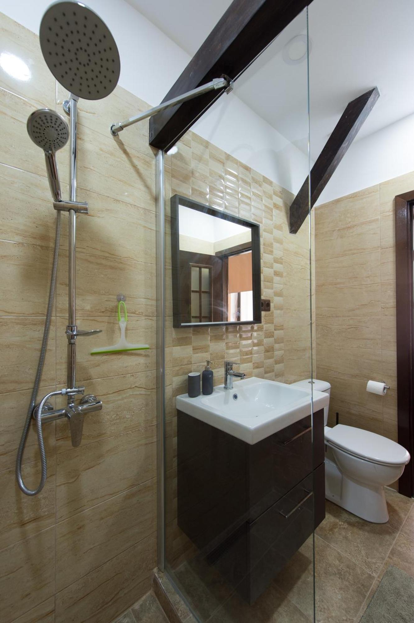 Lovely Brasov Flat With Patio And Mountain Views Zewnętrze zdjęcie