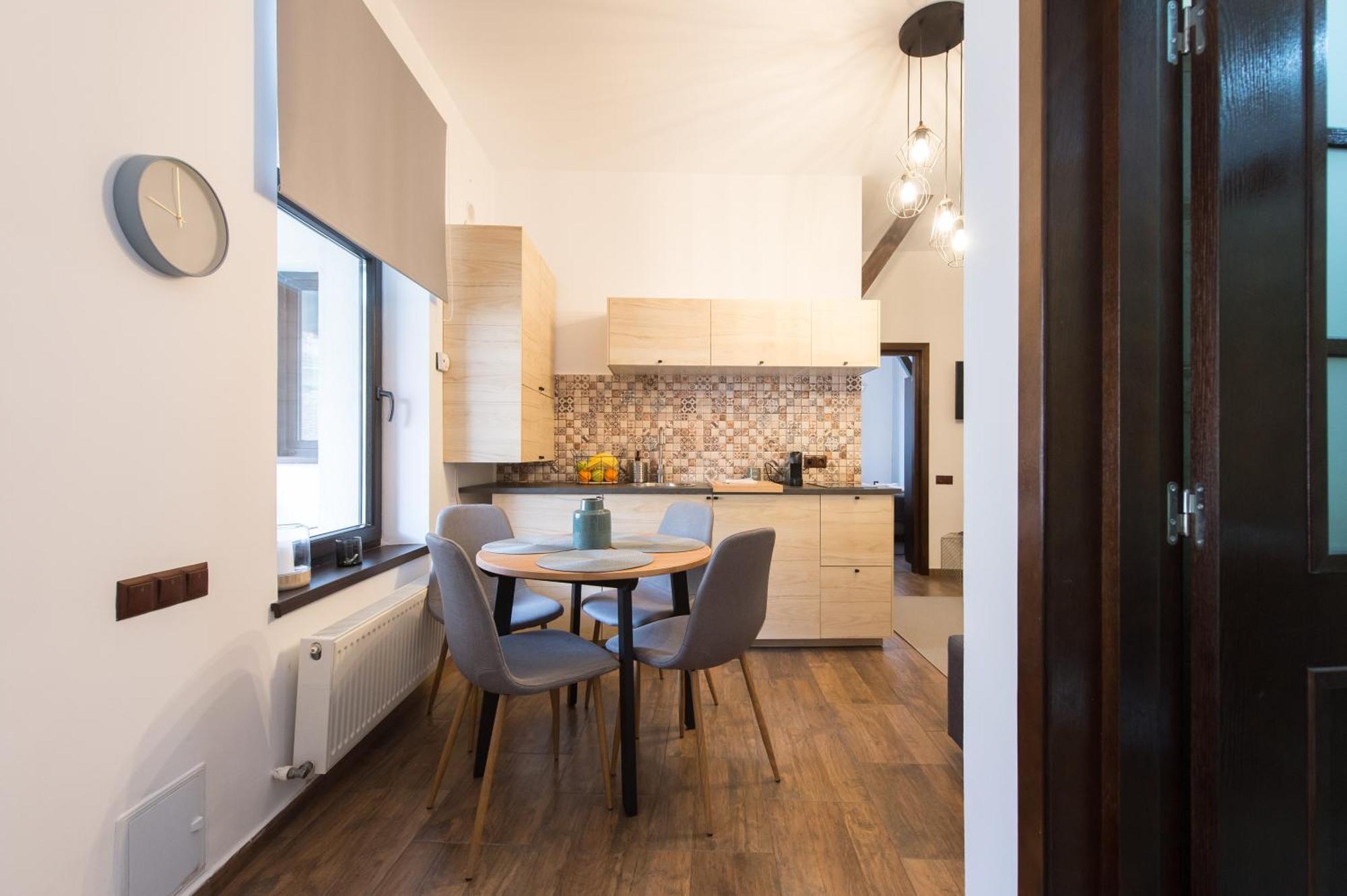 Lovely Brasov Flat With Patio And Mountain Views Zewnętrze zdjęcie