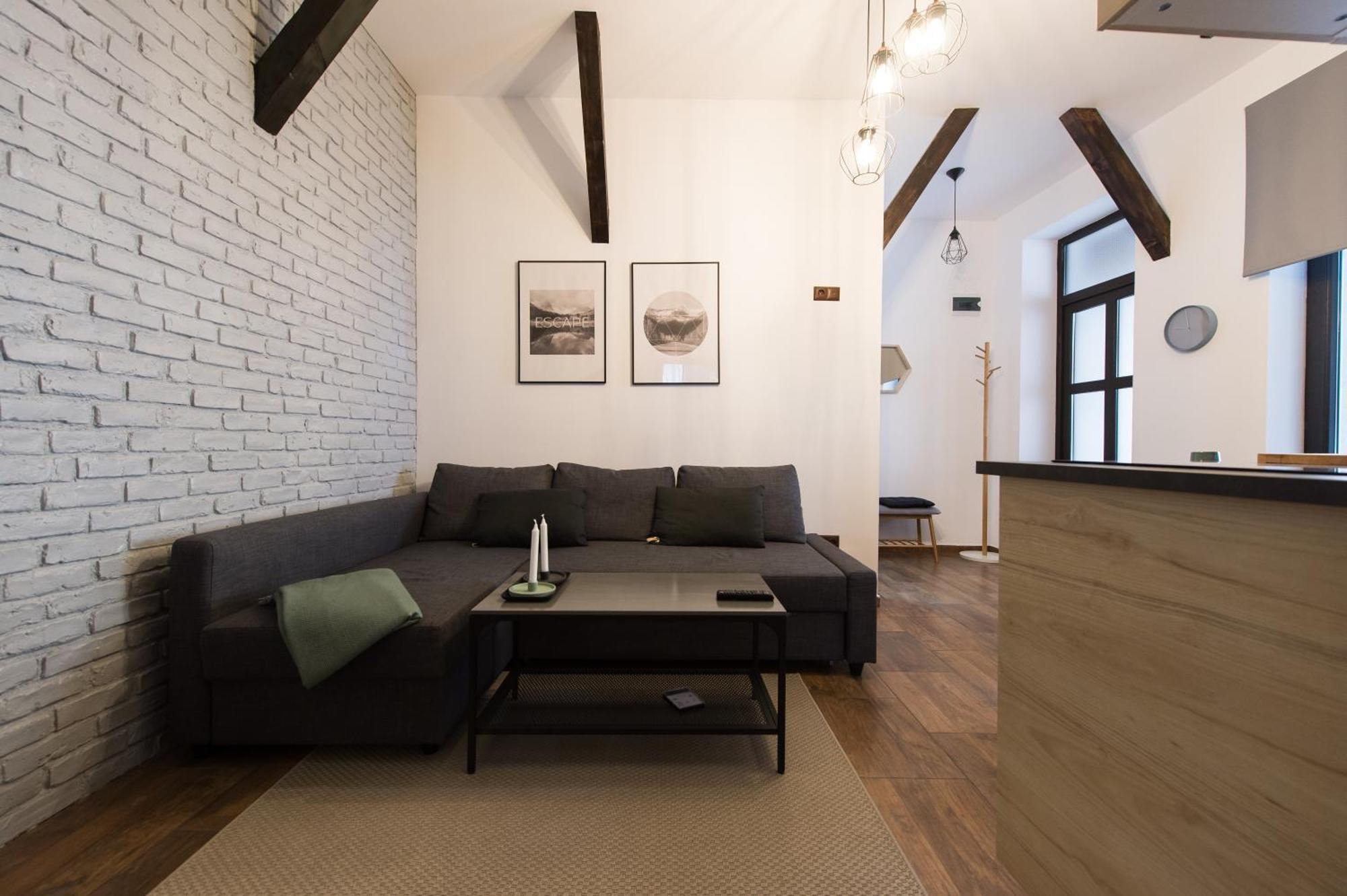 Lovely Brasov Flat With Patio And Mountain Views Zewnętrze zdjęcie