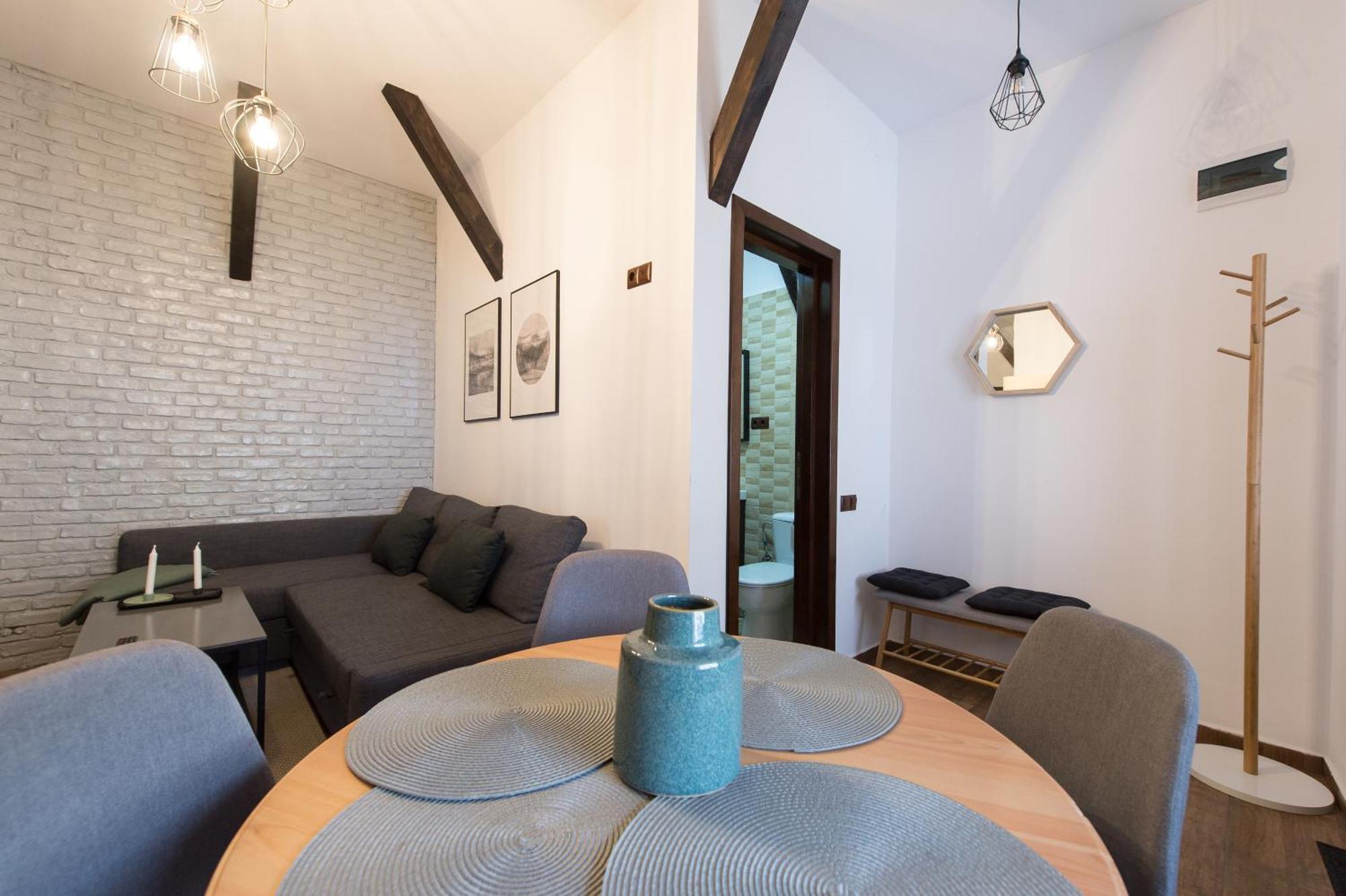 Lovely Brasov Flat With Patio And Mountain Views Zewnętrze zdjęcie