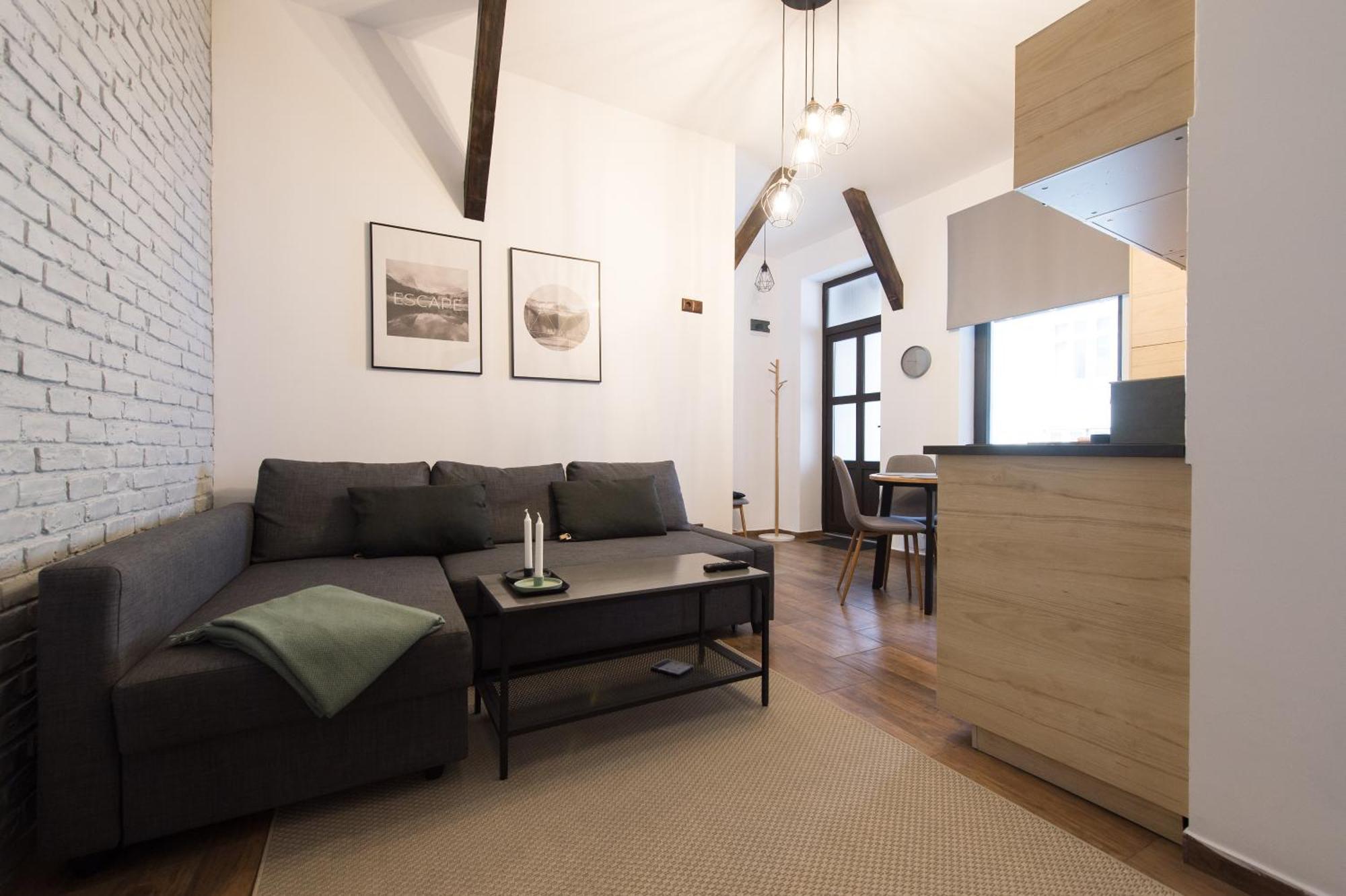 Lovely Brasov Flat With Patio And Mountain Views Zewnętrze zdjęcie