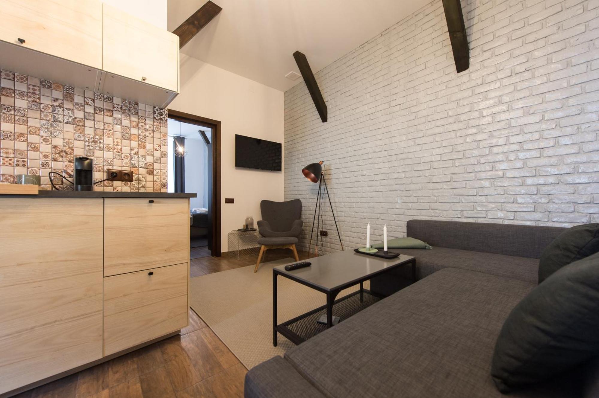 Lovely Brasov Flat With Patio And Mountain Views Zewnętrze zdjęcie