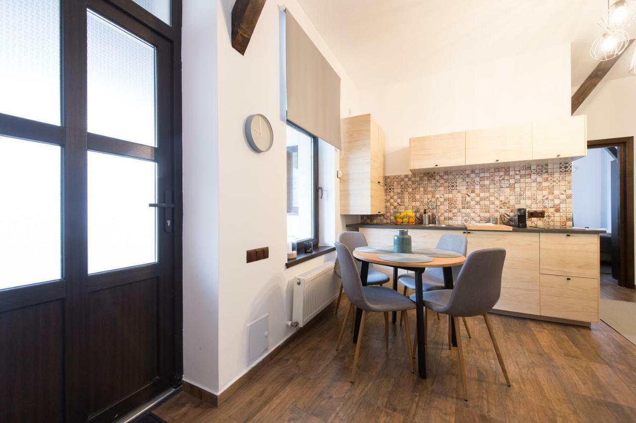 Lovely Brasov Flat With Patio And Mountain Views Zewnętrze zdjęcie